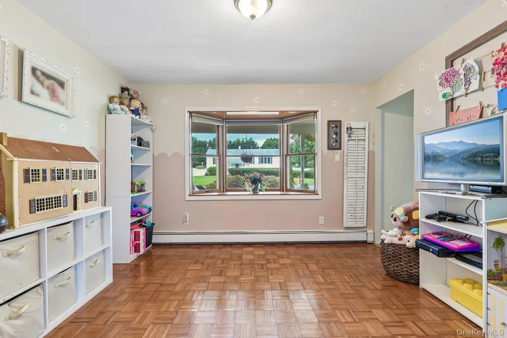 21 Manchester Lane Stony Brook, NY 11790