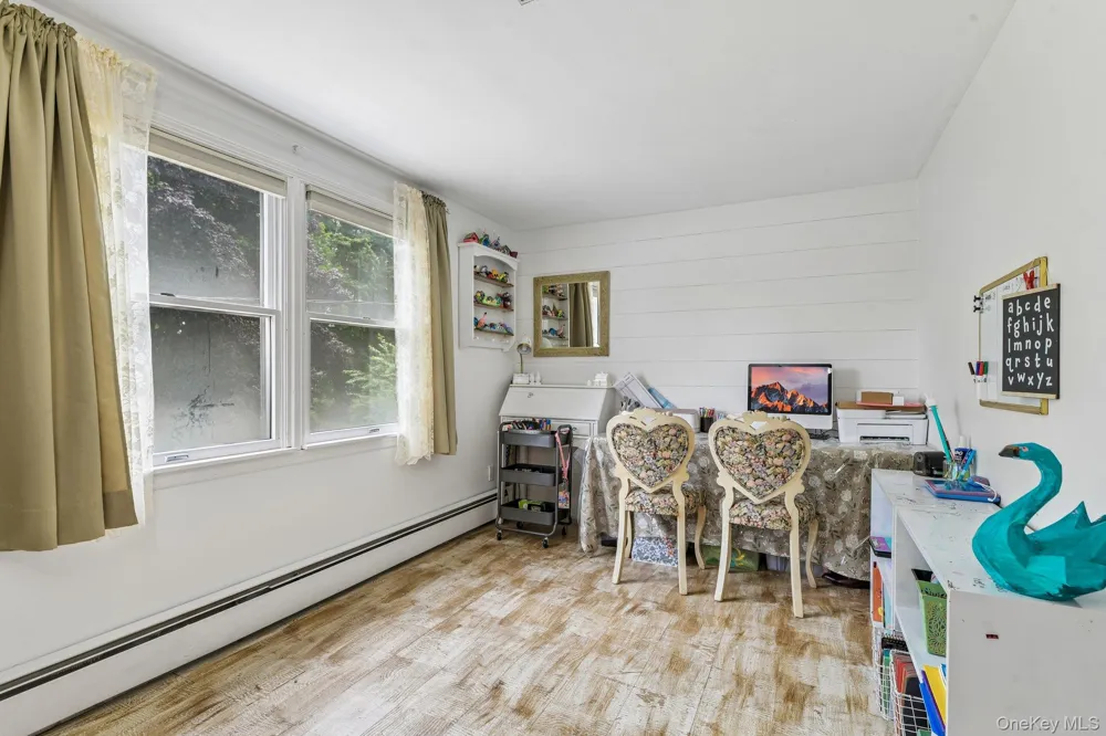 21 Manchester Lane Stony Brook, NY 11790