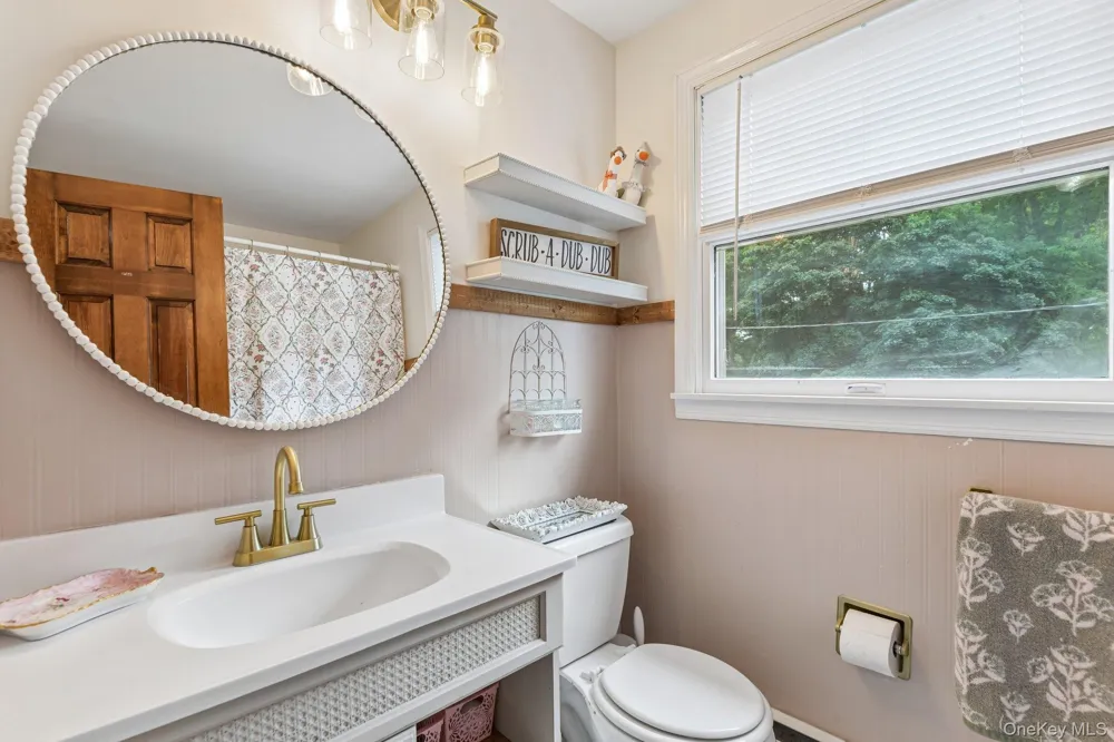 21 Manchester Lane Stony Brook, NY 11790