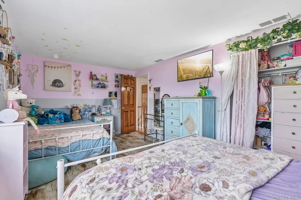 21 Manchester Lane Stony Brook, NY 11790