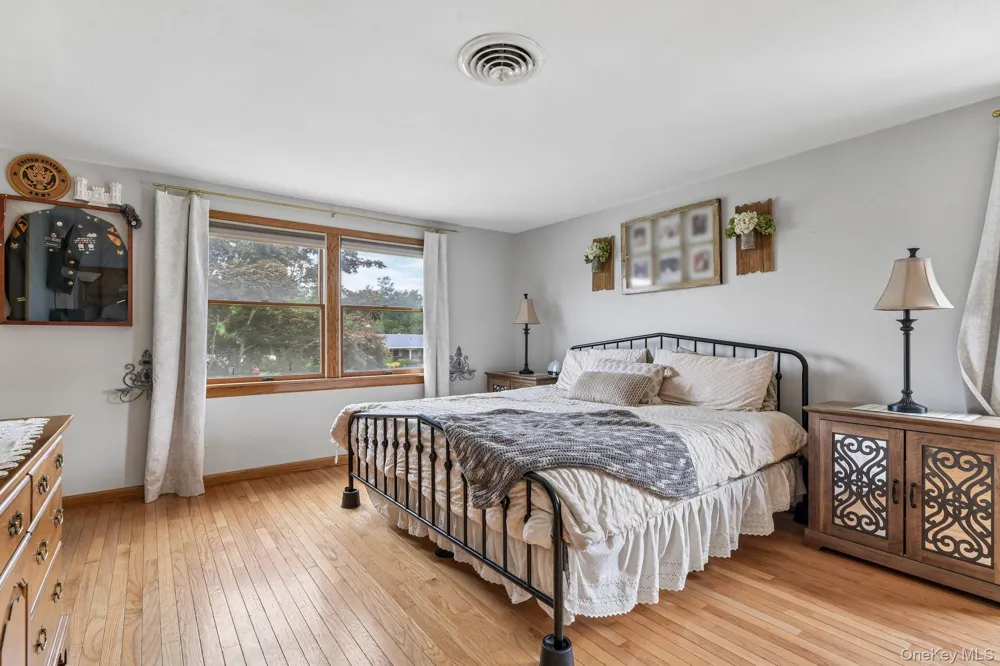 21 Manchester Lane Stony Brook, NY 11790