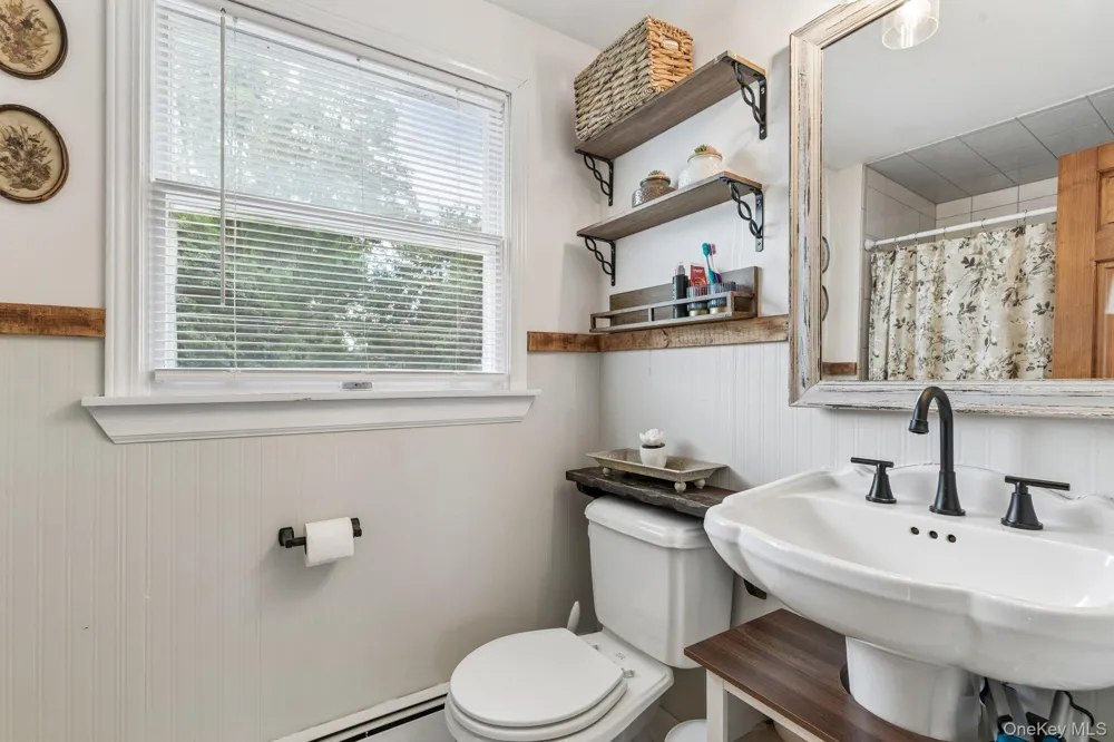 21 Manchester Lane Stony Brook, NY 11790