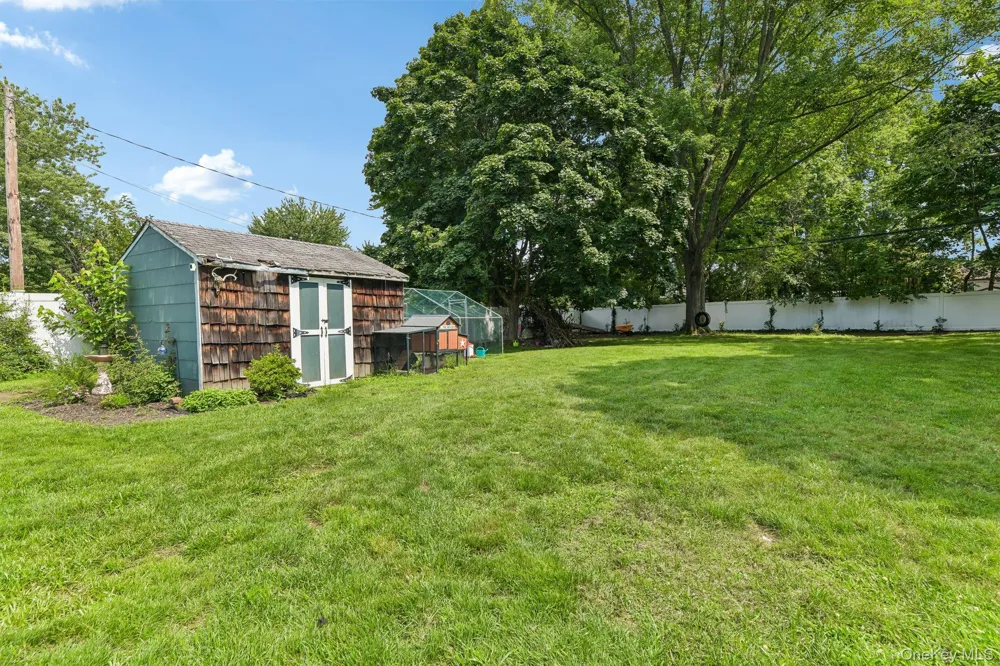 21 Manchester Lane Stony Brook, NY 11790