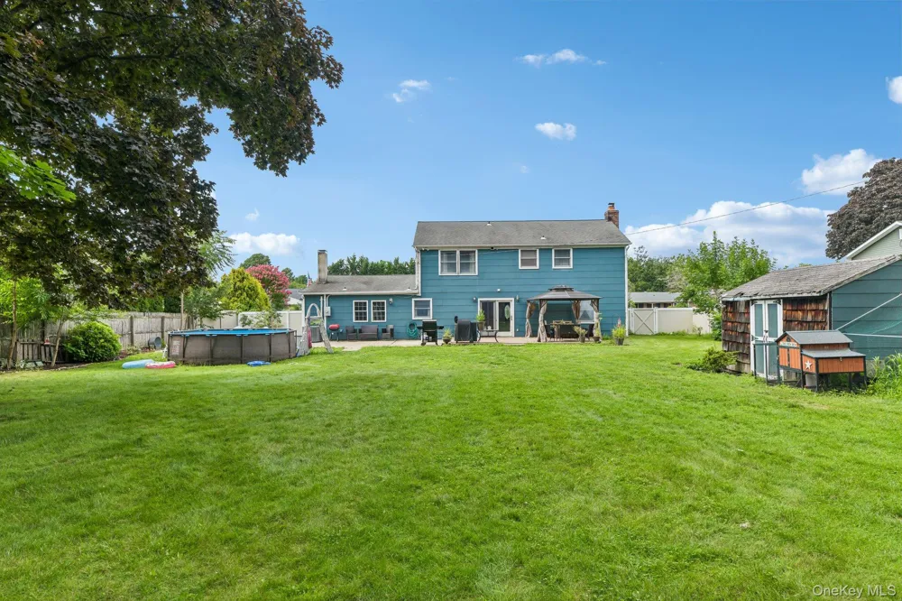 21 Manchester Lane Stony Brook, NY 11790