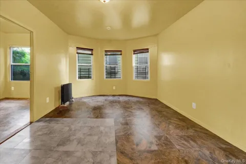 89 Saratoga Avenue #1