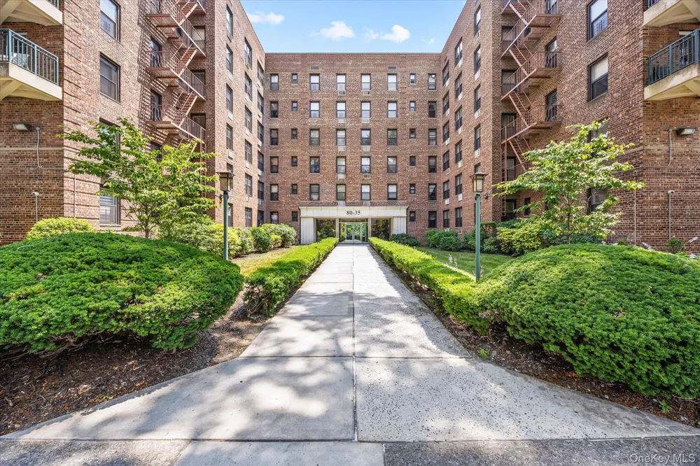 80-35 Springfield Blvd #1M Queens Village, NY 11427