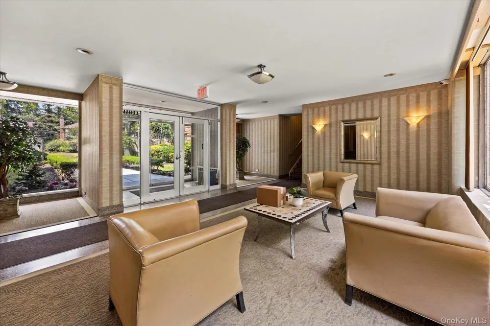 80-35 Springfield Blvd #1M Queens Village, NY 11427