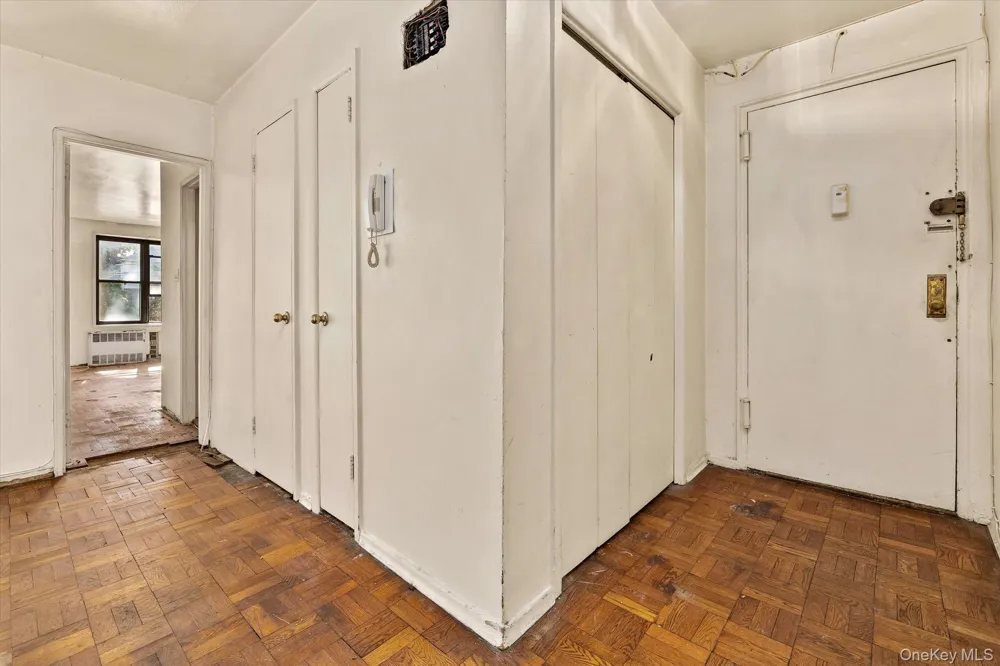 80-35 Springfield Blvd #1M Queens Village, NY 11427