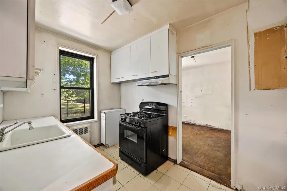 80-35 Springfield Blvd #1M Queens Village, NY 11427