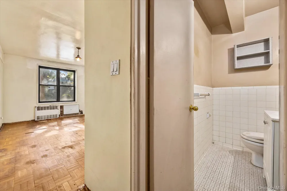 80-35 Springfield Blvd #1M Queens Village, NY 11427