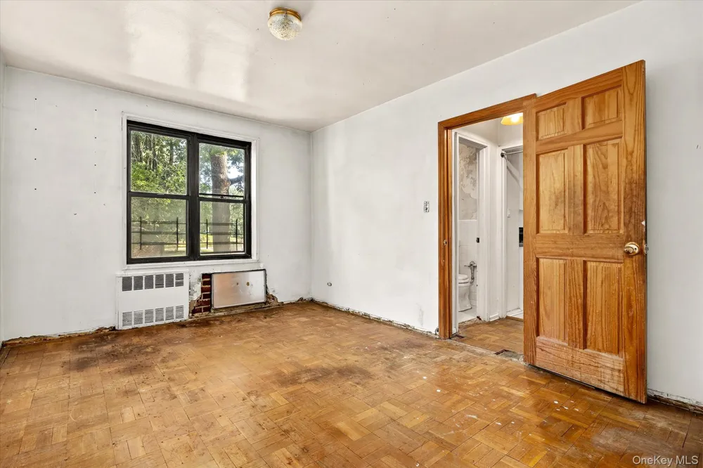 80-35 Springfield Blvd #1M Queens Village, NY 11427