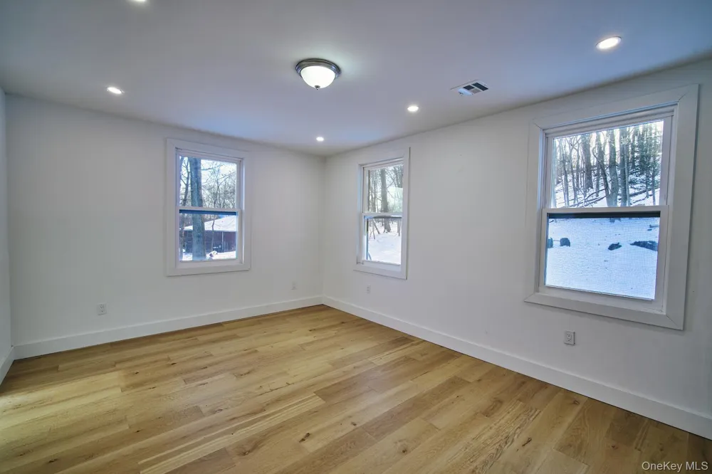 189 McNamara Road Spring Valley, NY 10977