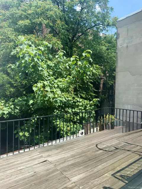 387 E 152nd Street #2nd floor