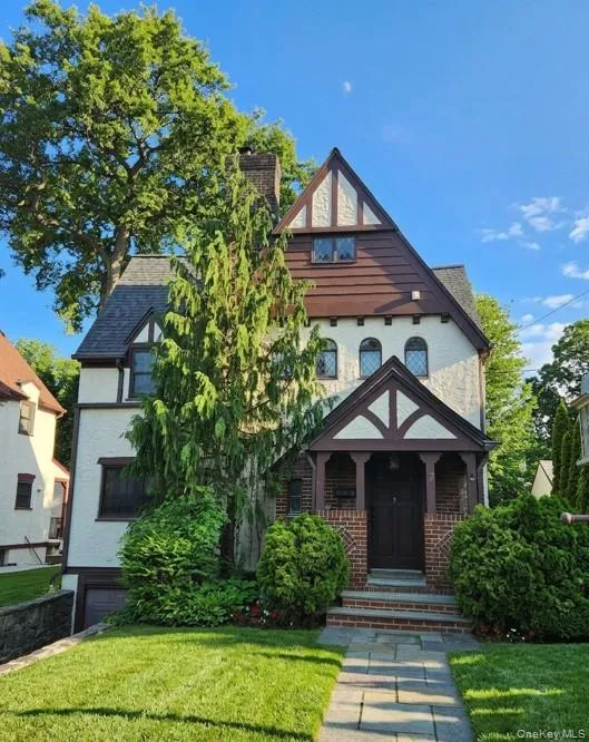 7 Huntwood Place Mount Vernon, NY 10552