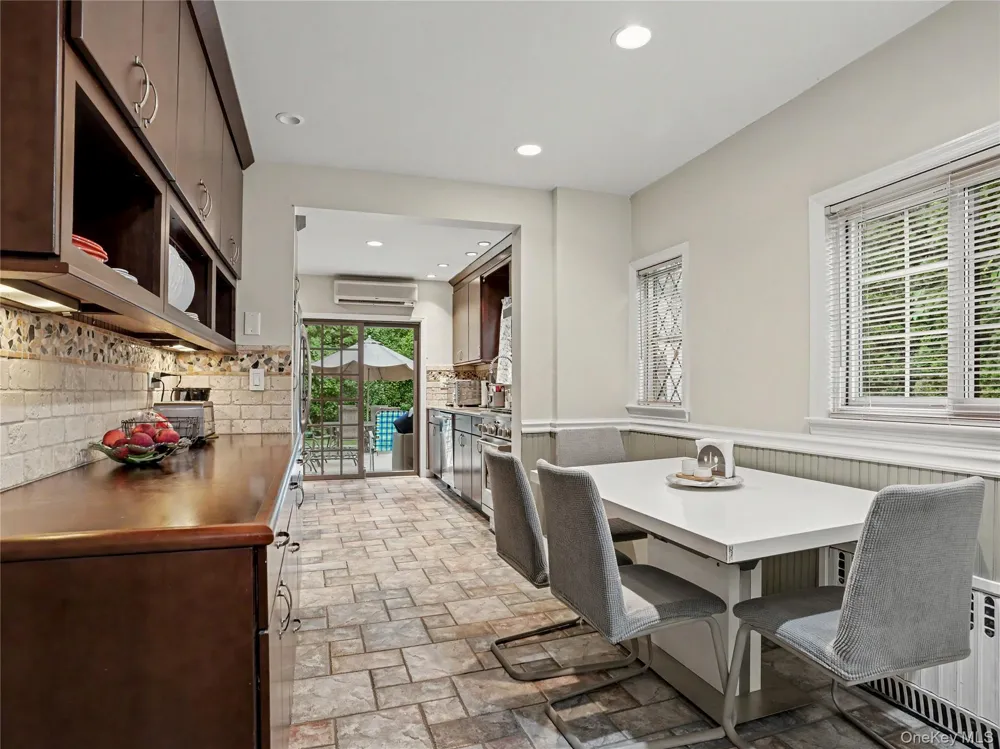 7 Huntwood Place Mount Vernon, NY 10552