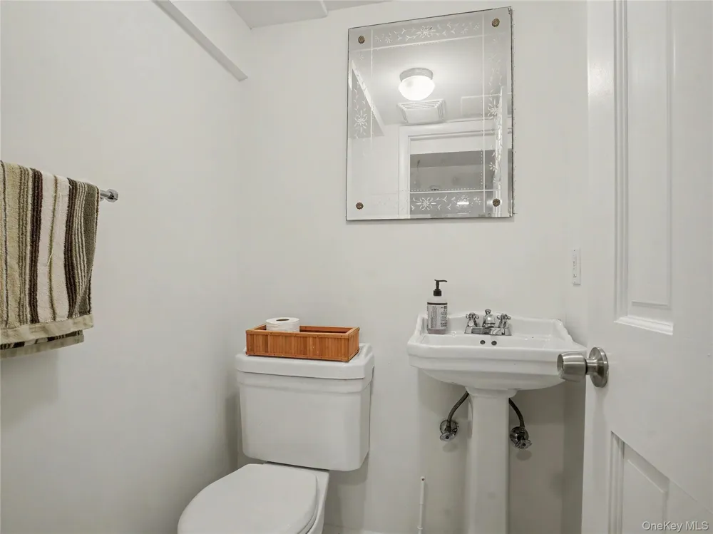 7 Huntwood Place Mount Vernon, NY 10552