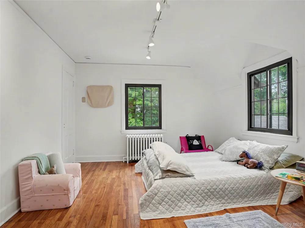7 Huntwood Place Mount Vernon, NY 10552