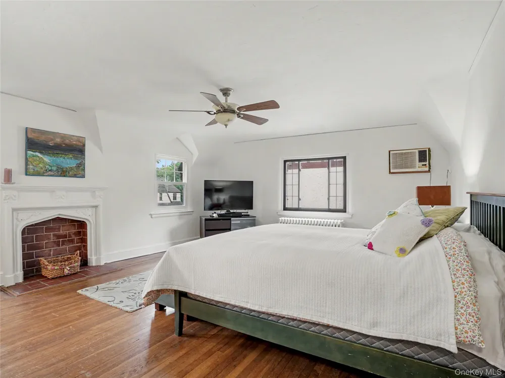 7 Huntwood Place Mount Vernon, NY 10552