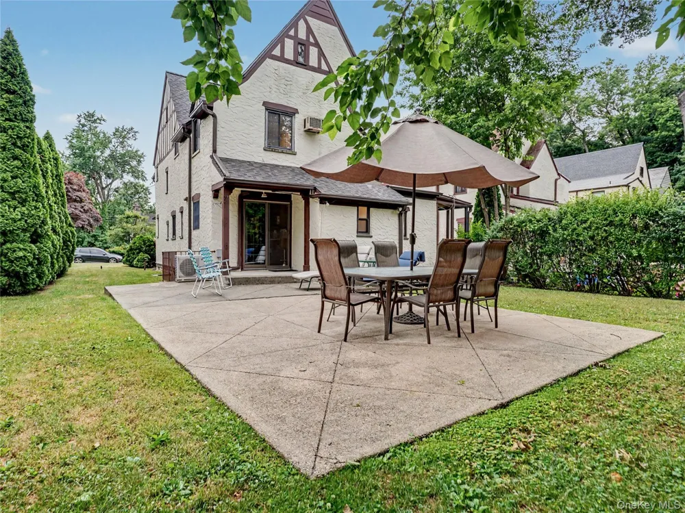 7 Huntwood Place Mount Vernon, NY 10552