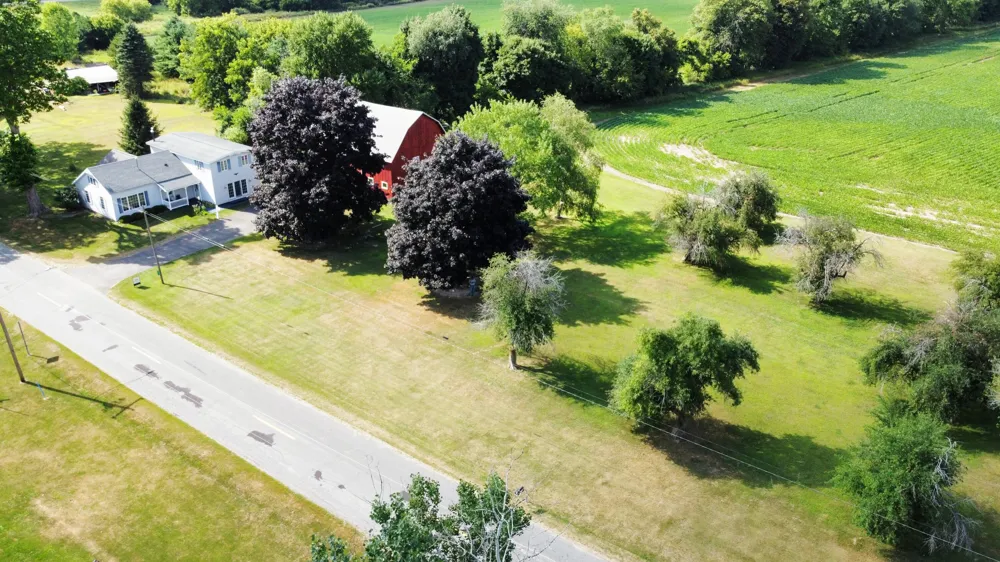 2151 E Coral Road NE Edmore, MI 48829