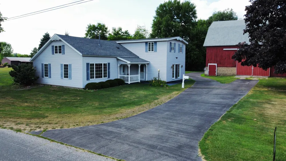 2151 E Coral Road NE Edmore, MI 48829