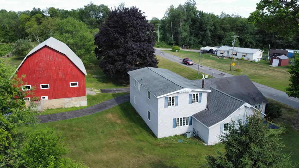 2151 E Coral Road NE Edmore, MI 48829