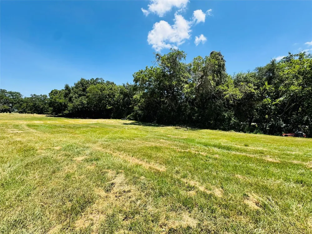 9821 W Us Hwy 90 Flatonia, TX 78941