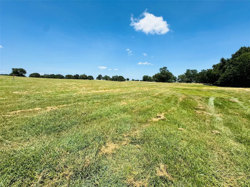 9821 W Us Hwy 90 Flatonia, TX 78941
