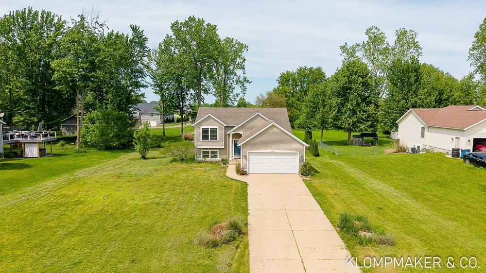 9647 Blair Street Zeeland, MI 49464