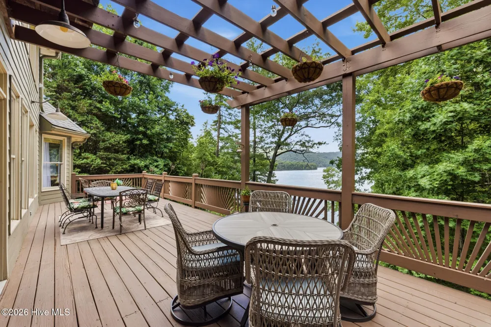 382 Lake Shore Drive Topton, NC 28781