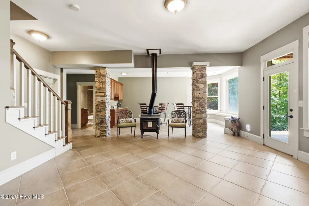382 Lake Shore Drive Topton, NC 28781