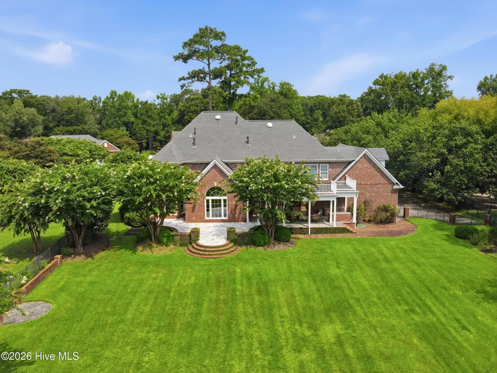 1107 Country Club Drive Trent Woods, NC 28562