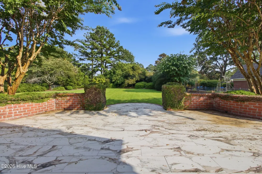 1107 Country Club Drive Trent Woods, NC 28562