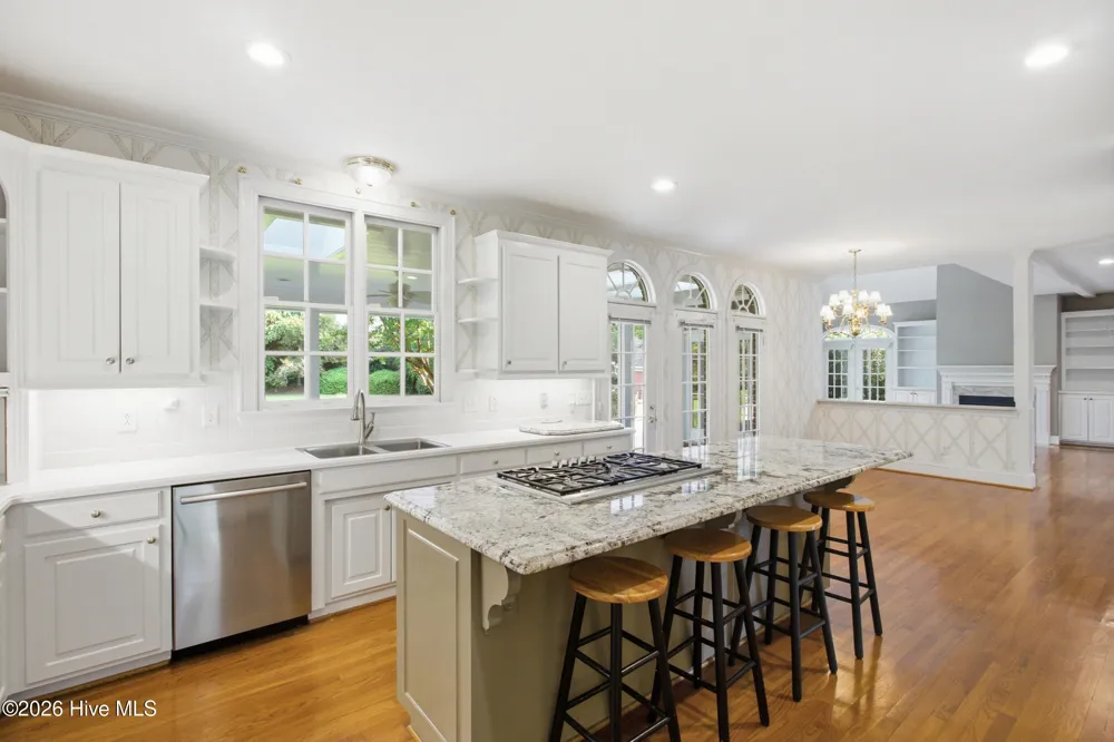 1107 Country Club Drive Trent Woods, NC 28562