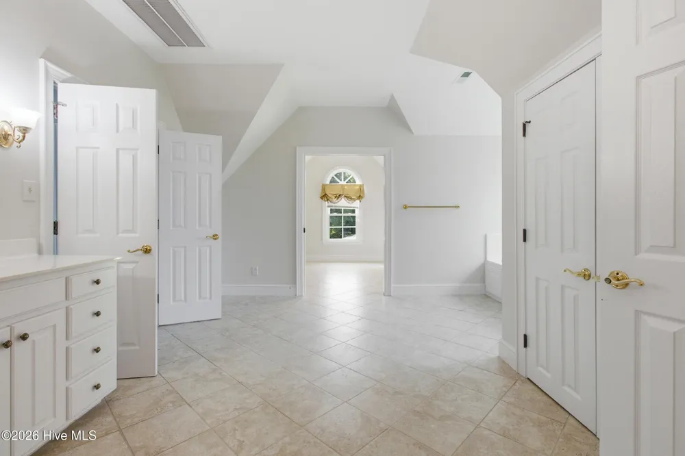 1107 Country Club Drive Trent Woods, NC 28562