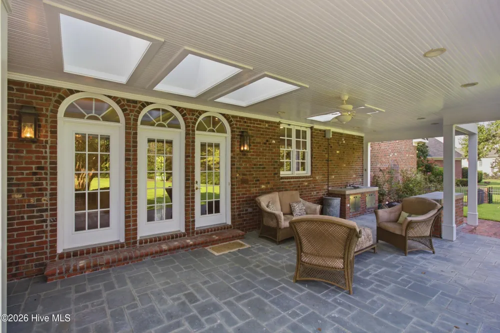 1107 Country Club Drive Trent Woods, NC 28562