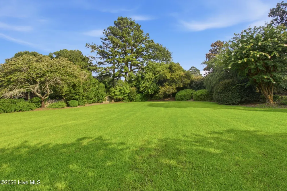 1107 Country Club Drive Trent Woods, NC 28562