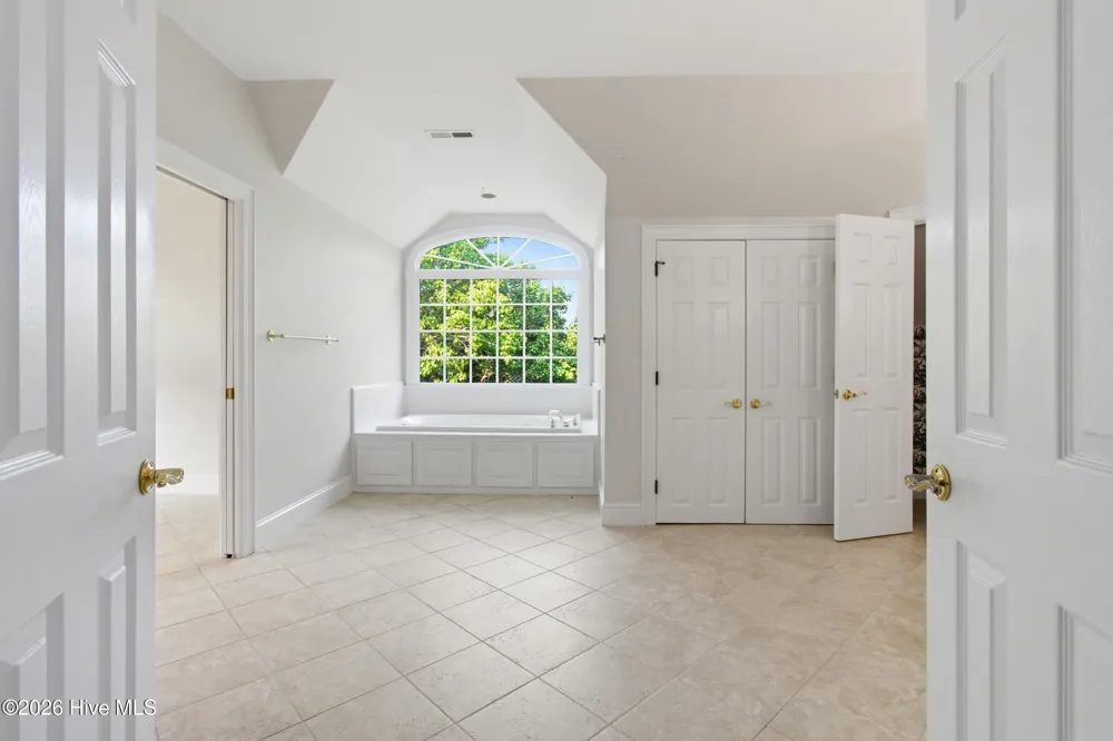 1107 Country Club Drive Trent Woods, NC 28562