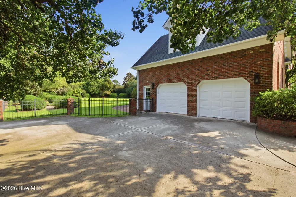 1107 Country Club Drive Trent Woods, NC 28562