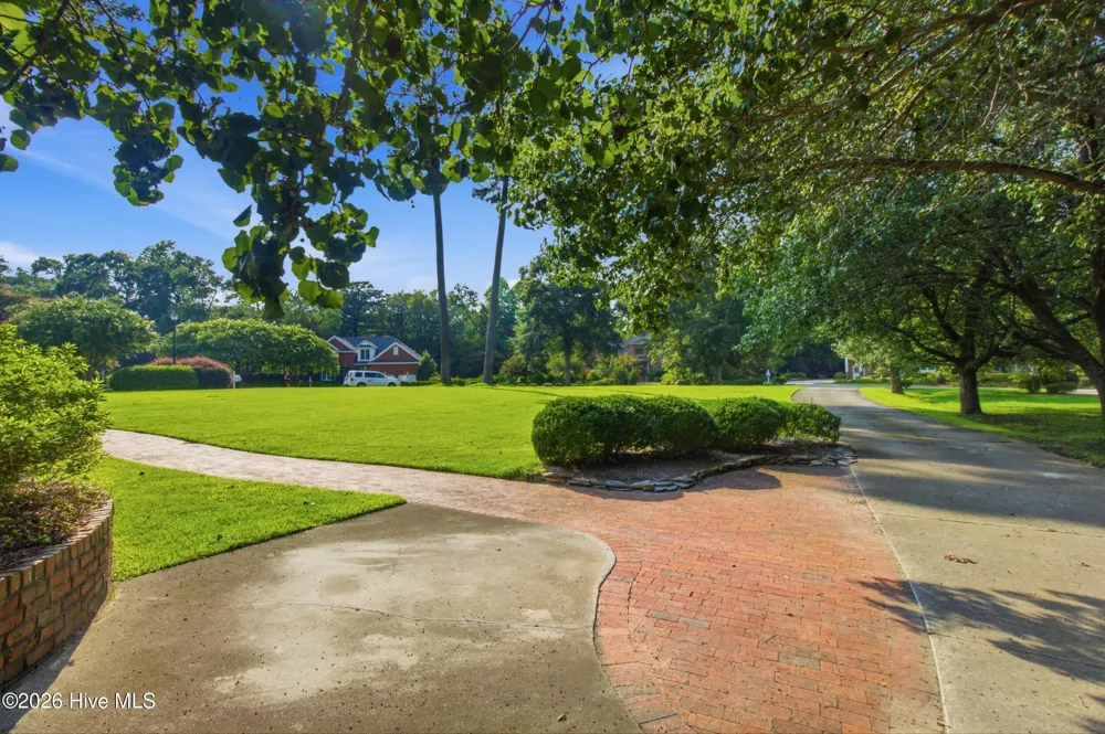 1107 Country Club Drive Trent Woods, NC 28562
