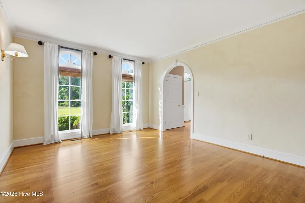 1107 Country Club Drive Trent Woods, NC 28562