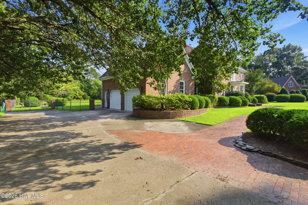 1107 Country Club Drive Trent Woods, NC 28562