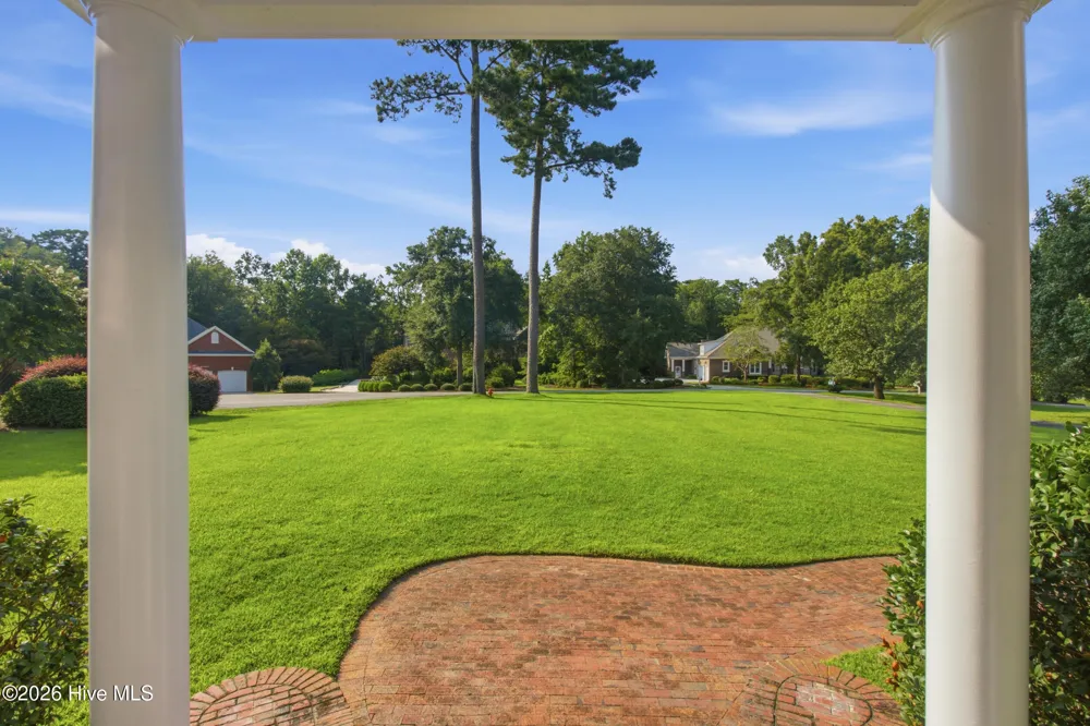 1107 Country Club Drive Trent Woods, NC 28562