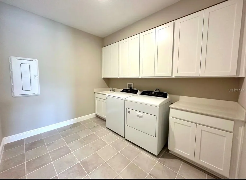 2122 DIVOT DRIVE Daytona Beach, FL 32124