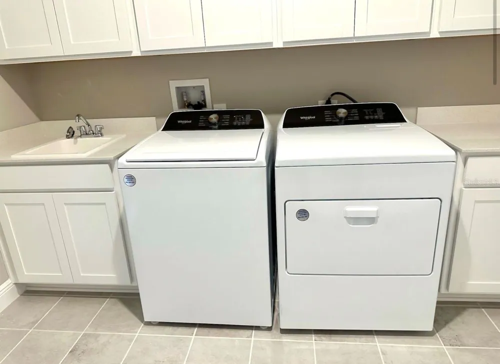 2122 DIVOT DRIVE Daytona Beach, FL 32124