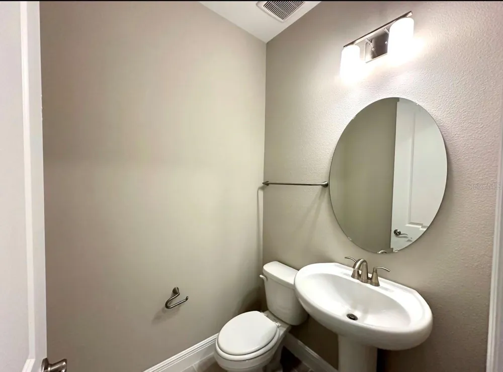2122 DIVOT DRIVE Daytona Beach, FL 32124