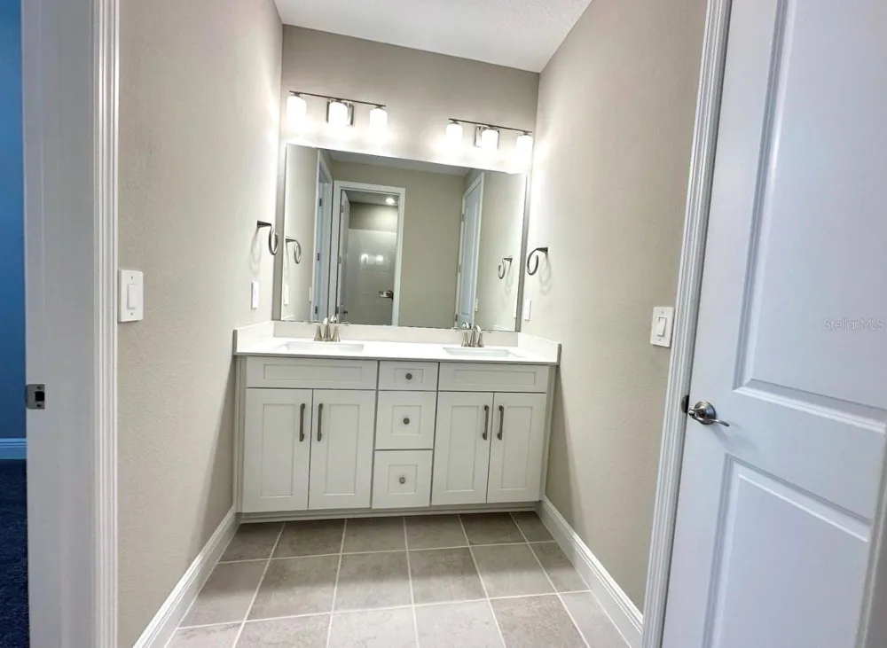 2122 DIVOT DRIVE Daytona Beach, FL 32124