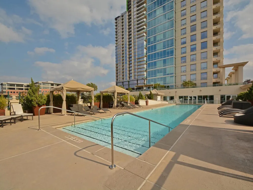 300 Bowie Street #3806 Austin, TX 78703