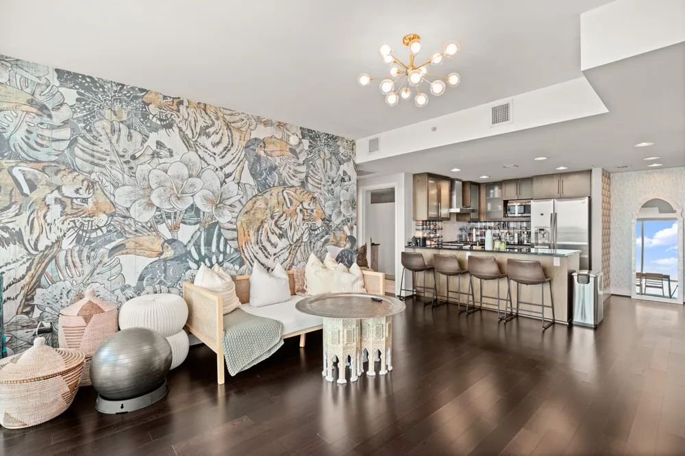 300 Bowie Street #3806 Austin, TX 78703