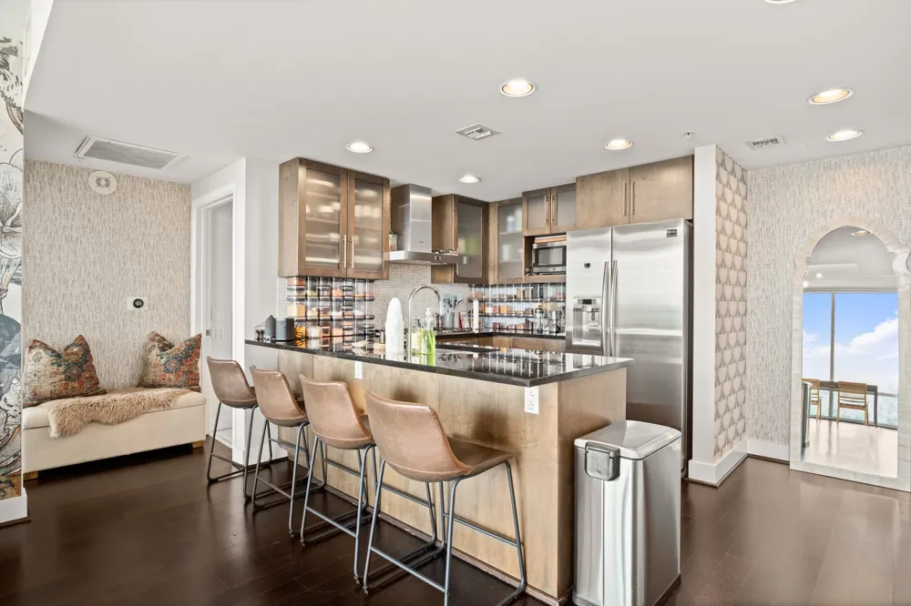 300 Bowie Street #3806 Austin, TX 78703